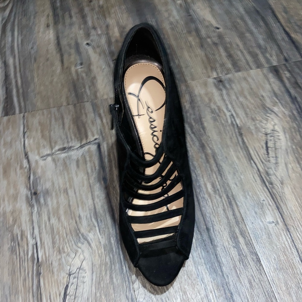 Heels - Picture 3 of 4